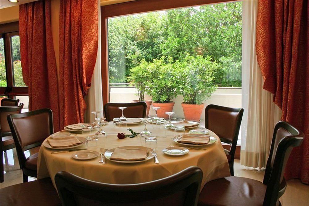 Hotel Svevo Gioia Del Colle Buitenkant foto