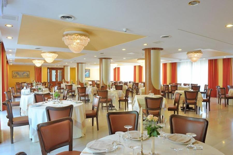 Hotel Svevo Gioia Del Colle Buitenkant foto